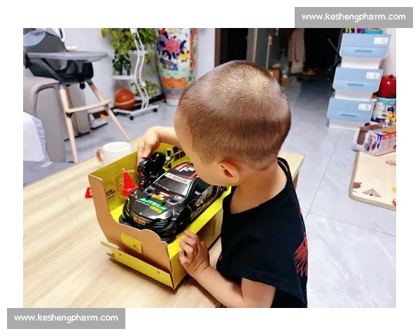 小赛车手与抓拍小能手的萌趣日记