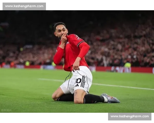 内维尔力挺双核:姆伯莫库尼亚助曼联冲前六 内维尔力挺双核:姆伯莫库尼亚助曼联冲前六