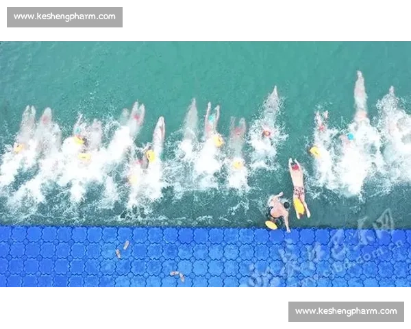 湖北首场冬泳赛巴东开赛 481 勇士逐浪三峡