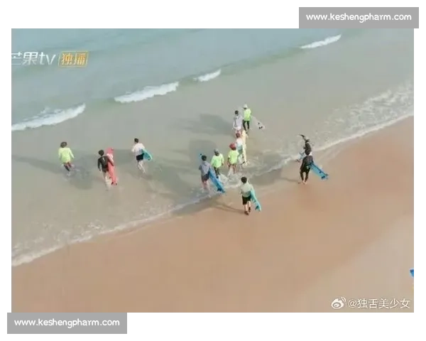 海角小队冲浪挑战：齐思钧暖心护队友