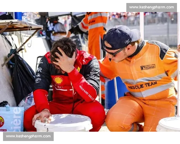 离大谱！劳森车载惊魂：两名马修横穿赛道险酿惨剧